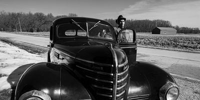 poster de la série East/We4st