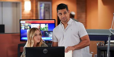 poster de la série Au commencement