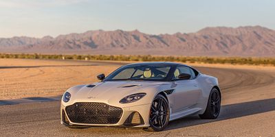 poster de la série Aston Martin DBS