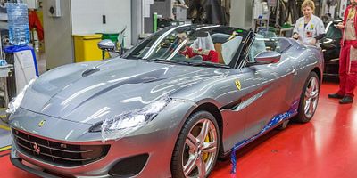 poster de la série Ferrari Portofino