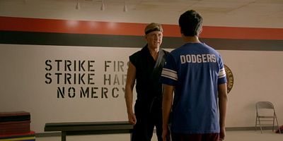 poster de la série Frappe le premier