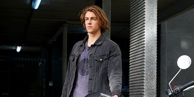 poster de la série Qui n'est pas comme les autres ?