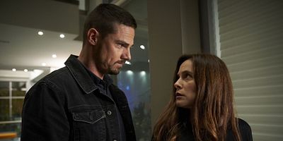 poster de la série Le Contact