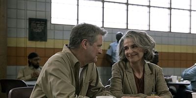 poster de la série Bec et angles en rouge