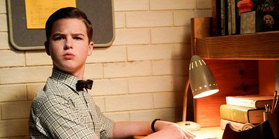 poster de la série Un conseiller, des résidents et une opération douteuse