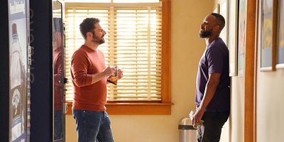 poster de la série A Bird In The Hand