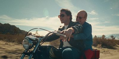 poster de la série Des chapeaux, des gants et des homosexuels en disgrâce