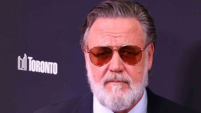 image de la news Il y a 27 ans, c'est sur le tournage de son meilleur film que Russell Crowe a dû composer avec le comportement "non professionnel" d'un acteur culte