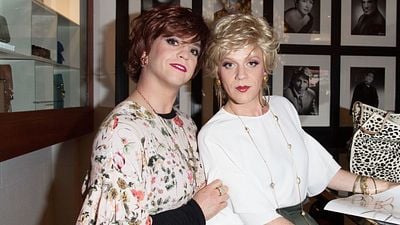 image de la news 7 ans après la fin du programme culte, le duo Catherine et Liliane revient au cinéma dans un film réalisé par Alex Lutz... Et on connaît le casting !