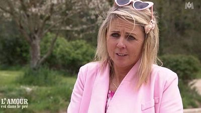 image de la news L’amour est dans le pré : Nathalie raconte les coulisses de son "agression verbale" par une autre candidate