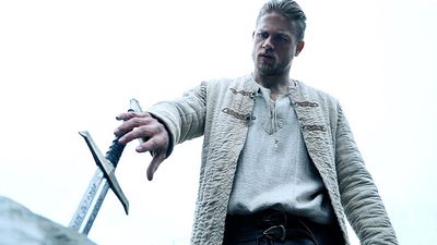 image de la news Kaamelott version US : produite pour 175 millions de dollars, cette saga n’a pas réussi à faire mieux que la série d’Alexandre Astier !