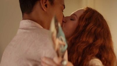 image de la news Un Si Grand Soleil : Charlotte embrasse Pablo, la guerre est déclarée avec Noura