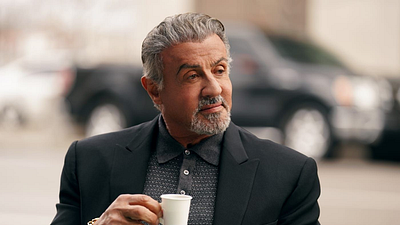 image de la news Habituée à être numéro 1, cette série de Sylvester Stallone revient avec une saison 4 qui a résisté aux tensions en coulisses ! Voici les premières images
