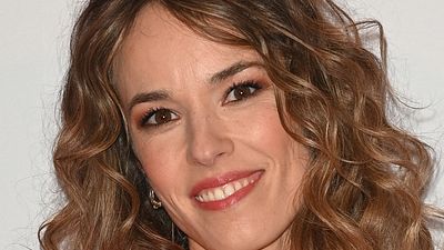 image de la news Les Enfoirés 2023 : Elodie Fontan n'a pas le droit de chanter sur scène. Voici pourquoi !