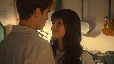 image de la news Tout pour la lumière : Baya et Eden vont-ils finalement se mettre en couple ? On a la réponse