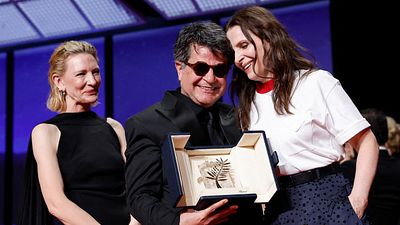 image de la news Palme d'or à Cannes 2025 : qui est Jafar Panahi, cinéaste iranien interdit de sortie de territoire pendant 14 ans ?
