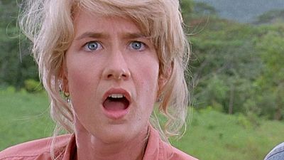 image de la news "Tout est ridicule et hilarant" : il y a 32 ans, le triomphe de Jurassic Park a totalement éclipsé cet autre film de dinosaures qui a tout de même eu deux suites