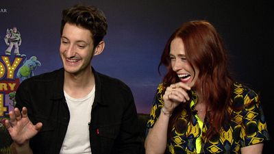 image de la news "C'est nerveux" : le fou rire mémorable d'Audrey Fleurot et Pierre Niney au micro d'AlloCiné