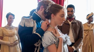 image de la news Si vous êtes fan de Bridgerton, cette nouvelle va vous donner envie de voir le prochain thriller fantastique de Shyamalan