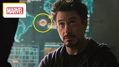 image de la news Iron Man 2 : faites un arrêt sur image à 1 heure et 54 minutes, et regardez bien derrière Tony Stark