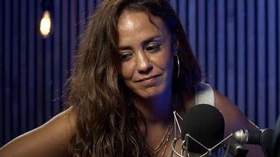 image de la news "Est-ce que dans 10, 15, 20 ans, on sera toujours aussi amis ?" : Alice Belaïdi a été très émue par la question d'un acteur qu'elle aime profondément