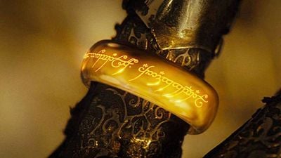 image de la news Le Seigneur des Anneaux : 25 ans après, une scène coupée répond à la question que tous les fans se posent sur l'Anneau Unique