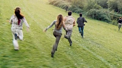 image de la news C'est l'une des scènes d'ouverture de film les plus traumatisantes des années 2000... 20 ans après, elle reste toujours aussi puissante !