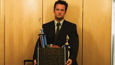 image de la news Ce soir en streaming : Matthew Perry et un tout jeune Zac Efron dans le même rôle ? C'est possible avec cette comédie étonnante !