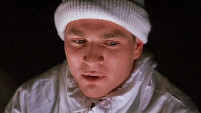 image de la news On ne s'attendait pas du tout à la mort de ce personnage ! C'est sans aucun doute l'un des meilleurs twists dans un film d'action des années 90