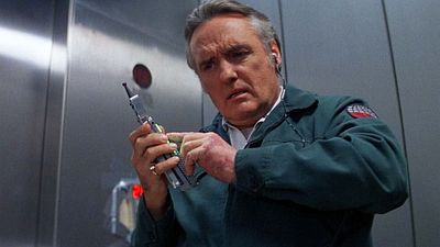 image de la news Ce soir à la télé : un modèle de film à concept avec un Dennis Hopper qui en fait génialement des tonnes