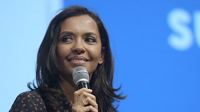 image de la news Karine Le Marchand sur un nouveau tournage ! Que nous réserve-t-elle ?