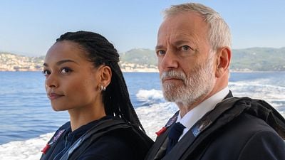 image de la news Zodiaque sur TF1 : "De vrais flics ont tourné avec nous !", Francis Huster et Philypa Phoenix racontent les coulisses de l'assaut impressionnant dans le cimetière