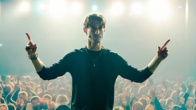 image de la news Gourou : infos, date de sortie, casting... Tout savoir sur le prochain film avec Pierre Niney après Le Comte de Monte-Cristo