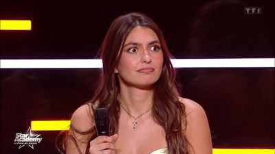 image de la news "Elle est coincée dans le couloir" : Ema de la Star Academy fait face à un imprévu pendant le prime...