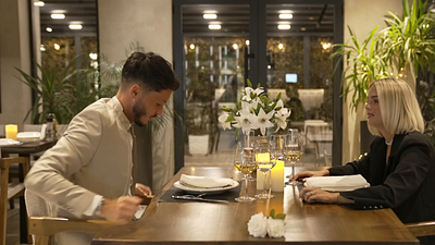 image de la news Mariés au premier regard : Mathieu et Julie au bord de la séparation ? On sait pourquoi Mathieu quitte le dîner avec Julie, ce qui vous attend lundi 30 mars