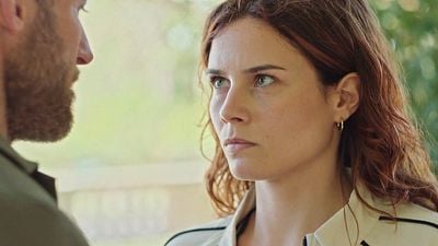 image de la news Ici tout commence sur TF1 : Fleur va-t-elle être renvoyée de l'Institut par Teyssier à cause de Péniac ?