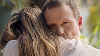 image de la news Demain nous appartient : "Toi et moi on a vécu un truc très intense"… Samuel se livre enfin sur ses véritables sentiments pour Victoire