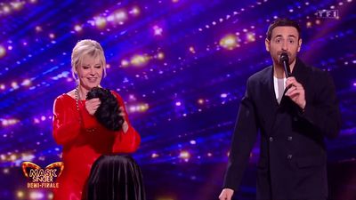 image de la news Mask Singer 2025 : "Il vient de spoiler", Camille Combal fait une énorme bourde et dévoile qui se cache sous un des costumes