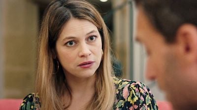 image de la news Ici tout commence sur TF1 : "Angèle vit mal le fait que Stanislas se confie davantage à Laetitia....", Florence Coste fait des révélations sur son retour