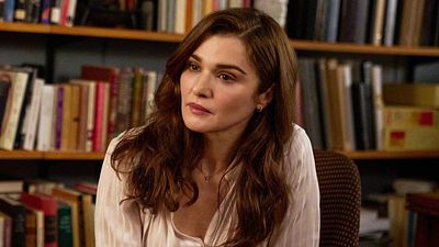 image de la news Une femme de plus de 50 ans a-t-elle encore le droit d'être l'héroïne de sa propre série ? Netflix a la réponse