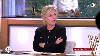 image de la news “Il n’a pas apprécié”, Anne-Elisabeth Lemoine rappelée à l’ordre par Patrick Cohen sur le plateau de C à vous