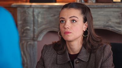 image de la news Ici tout commence sur TF1 : Anaïs veut-elle vraiment tout laisser tomber ? "Elle réalise qu'elle n'en peut plus", révèle Julie Sassoust