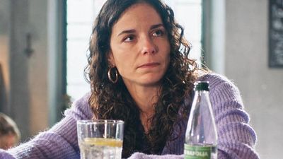 image de la news Demain nous appartient :  "Pour une fois, il y a quelqu’un qui la regarde comme elle a envie d’être regardée"... Roxane s'inquiète pour son couple