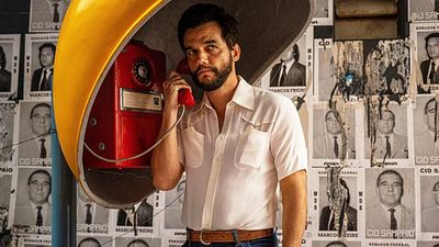 image de la news 2 prix à Cannes : pourquoi ce film avec la star de Narcos est plus qu'un simple thriller historique