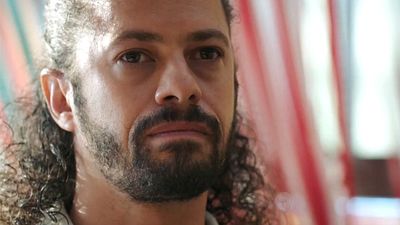 image de la news Demain nous appartient en avance : Arthur a-t-il orchestré la prise d'otages ?... Ce qui vous attend la semaine du 1er au 5 décembre 2025 [SPOILERS]