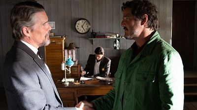 image de la news Moins de 3 mois après sa sortie au cinéma, Almodóvar est déjà en streaming ! Où voir le film avec Pedro Pascal et Ethan Hawke ?