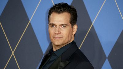 image de la news Les fans en rêvent depuis plus de 10 ans ! Henry Cavill va ressusciter l'une des meilleures sagas fantastiques de tous les temps et l'attente est enfin récompensée