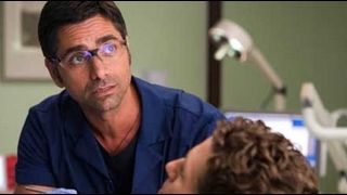 image de la news John Stamos va faire renaître les "Dead Lawyers"