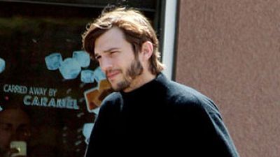 image de la news Photos : Ashton Kutcher en Steve Jobs ! [PHOTOS]