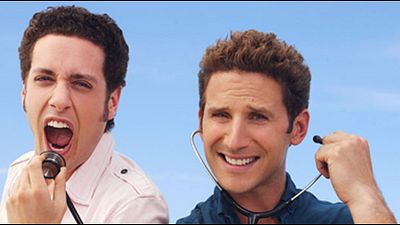 image de la news "Royal Pains" : Paulo Costanzo passe à la réalisation